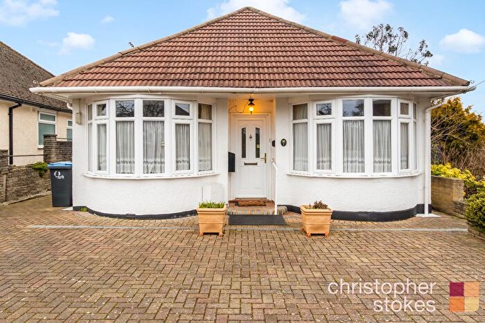 2 Bedroom Detached Bungalow For Sale In Beech Avenue, Enfield, Greater London, EN2