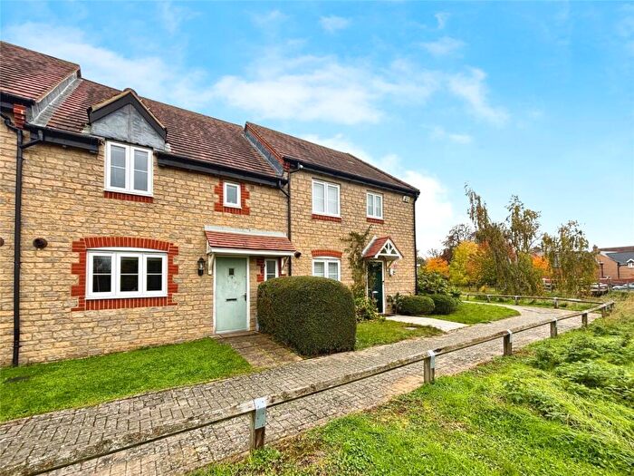 3 Bedroom Terraced House For Sale In Goodwood Close, Bicester, Oxfordshire, OX26