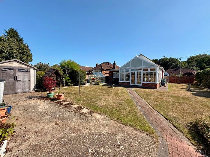 3 Bedroom Detached Bungalow For Sale In Lynwood Avenue, Stopsley, Luton, Bedfordshire, LU2