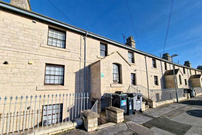 2 Bedroom Flat To Rent In Alma Terrace, Portland, DT5