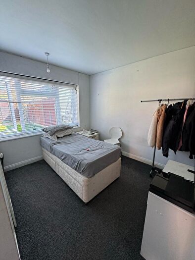 2 Bedroom Flat To Rent In Clarke Avenue, Hove, BN3