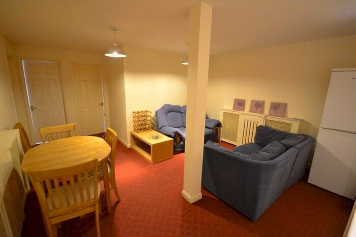 3 Bedroom Flat To Rent In Clarendon Park Road, Clarendon Park, Leicester LE2