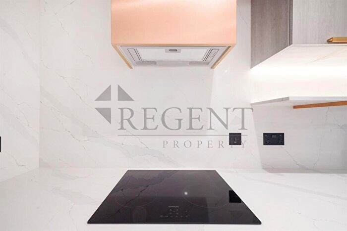 Apartment To Rent In Aspen, Marsh Wall, E14