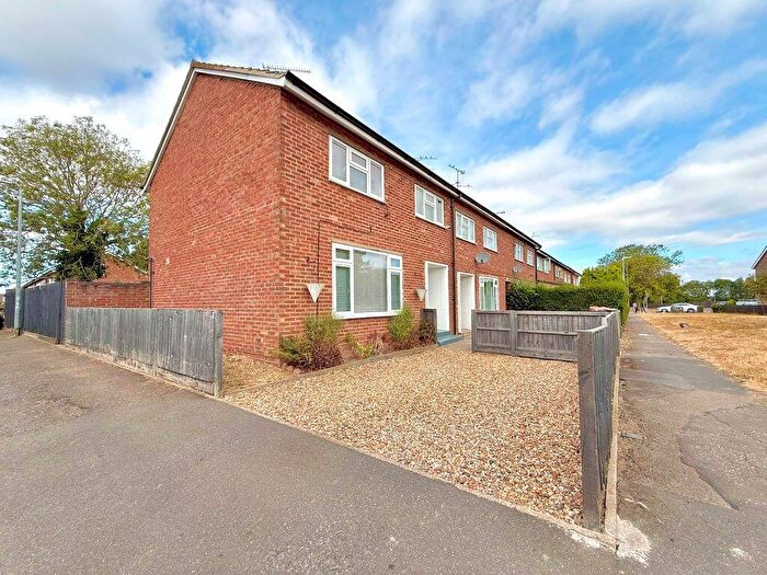 3 Bedroom End Of Terrace House For Sale In Borders Way, Dunstable, LU5