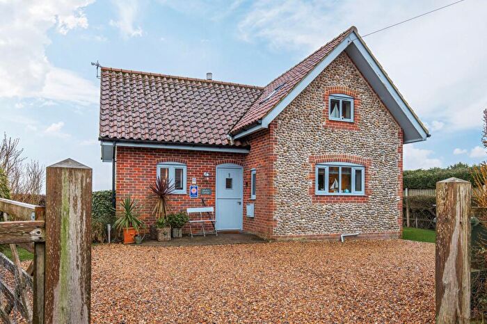 4 Bedroom Detached House For Sale In Striking Architect-Designed Home In Felbrigg With Coastal Countryside Views, NR11