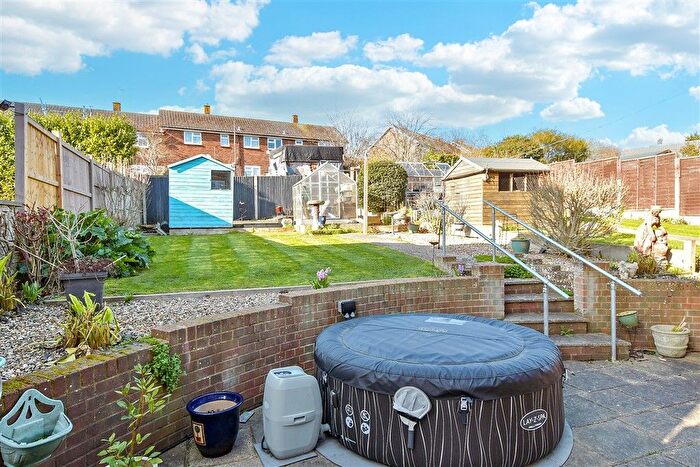 3 Bedroom End Of Terrace House For Sale In Albatross Avenue, Strood, Rochester, Kent, ME2