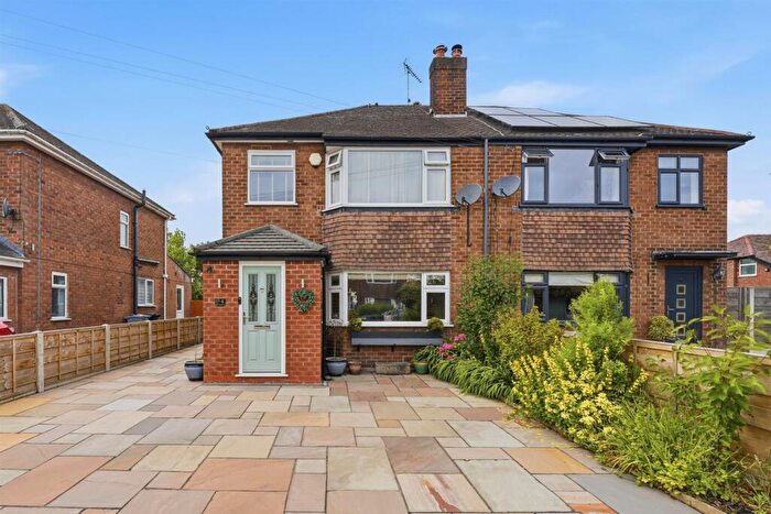 3 Bedroom Semi-Detached House For Sale In Parkbrook Road, Macclesfield, SK11