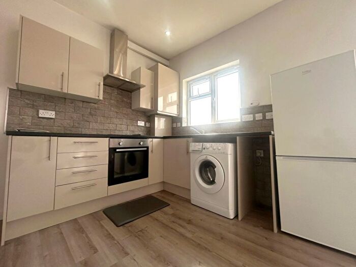 1 Bedroom Maisonette To Rent In Locket Road, Harrow, HA3