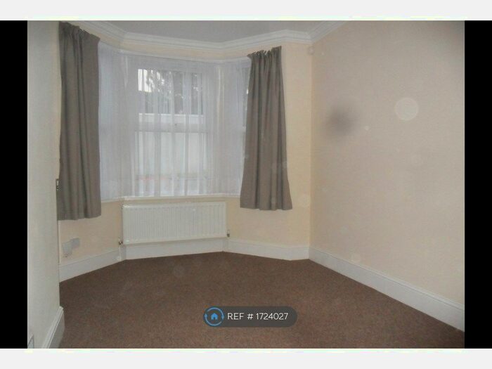 2 Bedroom Terraced House To Rent In King Street, Dunstable, LU5