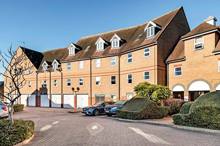 2 Bedroom Flat To Rent In Railway Street, Hertford, SG14