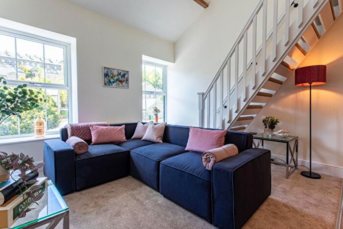 2 Bedroom Apartment For Sale In Mill, Oldham Road, Ripponden, HX6