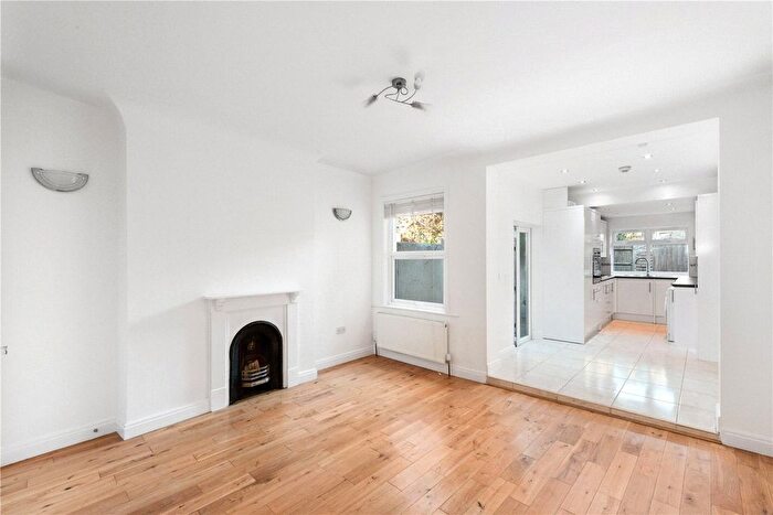 4 Bedroom Detached House To Rent In Pevensey Road, London, SW17