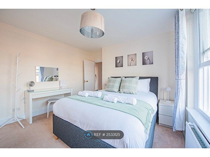 2 Bedroom Flat To Rent In Canfiled Gardens, London, NW6