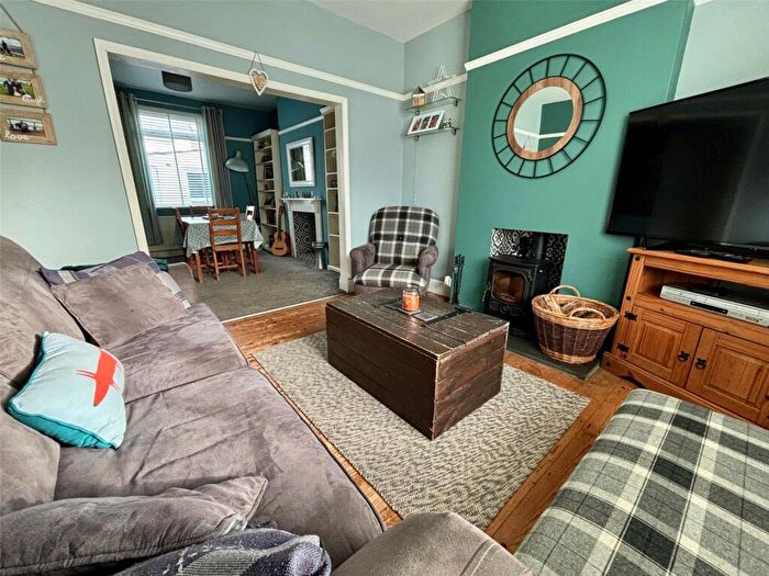 3 Bedroom End Of Terrace House For Sale In Stratford Road, Milford Haven, Pembrokeshire, SA73