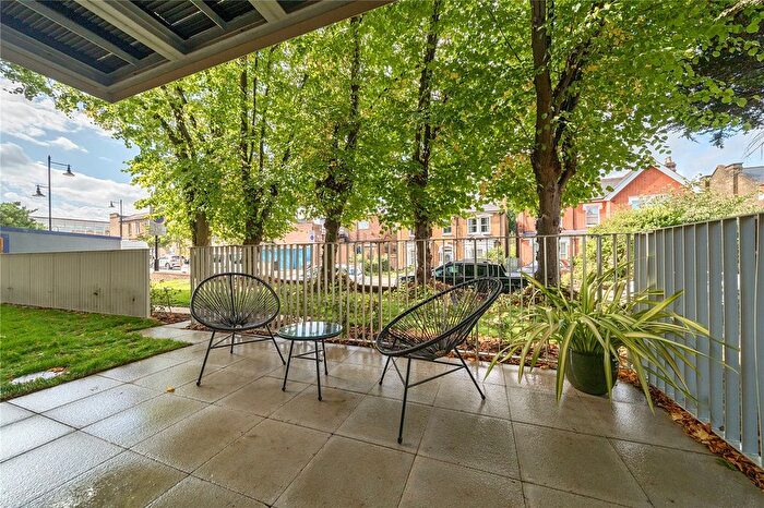 2 Bedroom Flat For Sale In Hadlow Road, Sidcup, DA14