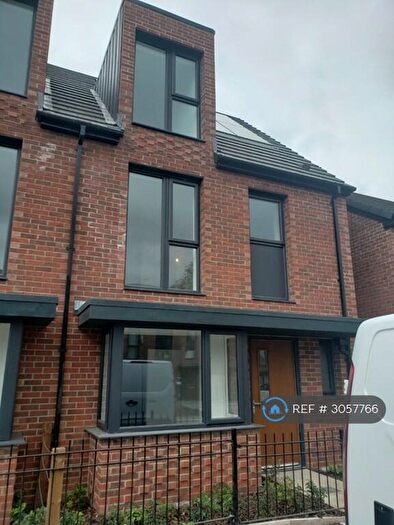 4 Bedroom Semi-Detached House To Rent In Amersham St, Salford, M5