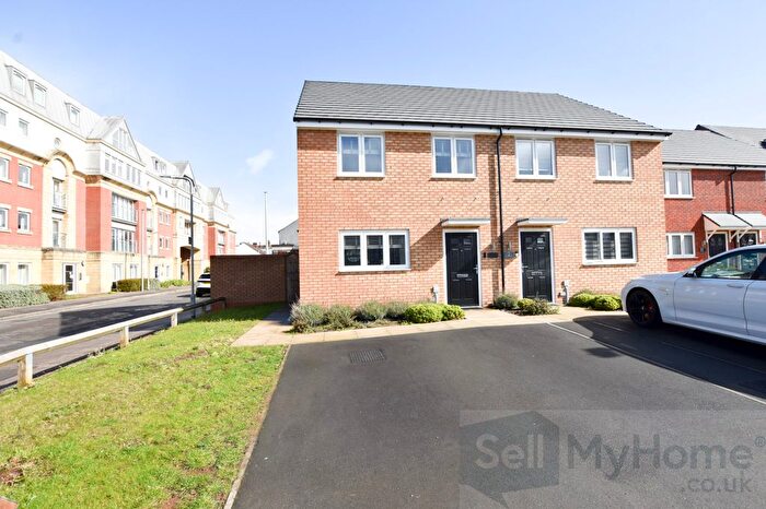 3 Bedroom Semi-Detached House For Sale In Diamond Close, Burton-On-Trent, Staffordshire, DE14