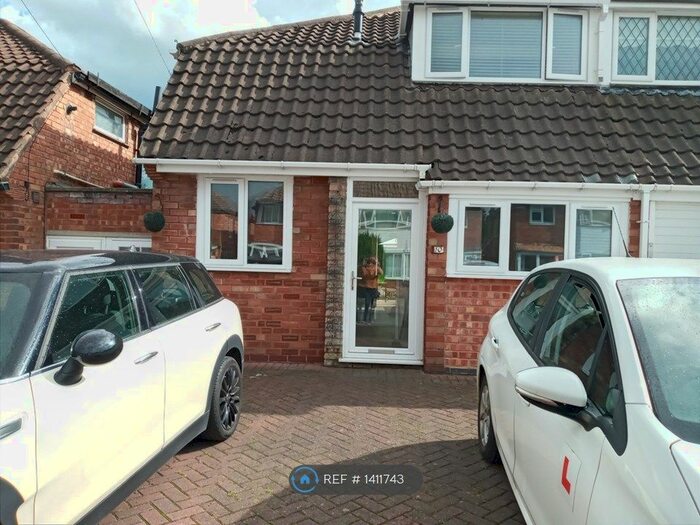 3 Bedroom Semi-Detached House To Rent In Studley Croft, Solihull, B92