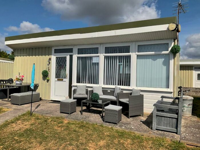 Houses for sale & to rent in CF64 5XS, The Bay Caravan Park, Sully Penarth