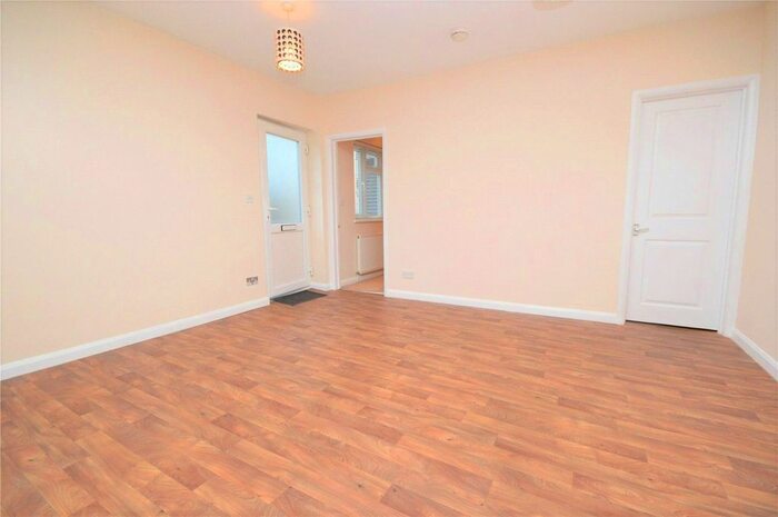 1 Bedroom Flat To Rent In High Street, Whitton, Twickenham, TW2