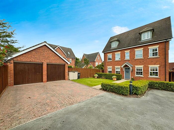 5 Bedroom Detached House For Sale In Grange Close, Wychwood Village, Weston, CW2