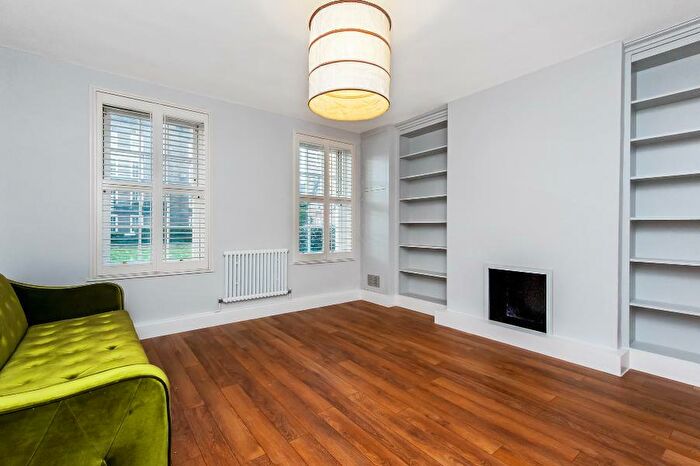2 Bedroom Flat To Rent In Walnut Tree Walk, SE11