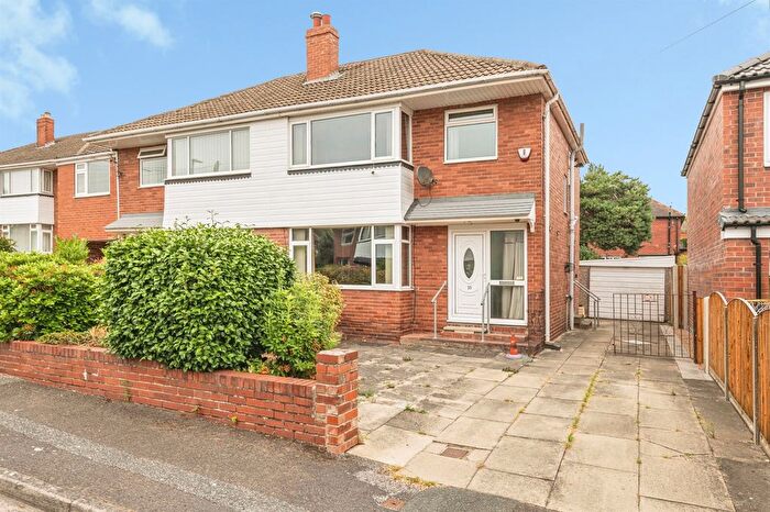 3 Bedroom Semi-Detached House For Sale In Cyprus Grove, Wakefield, WF1