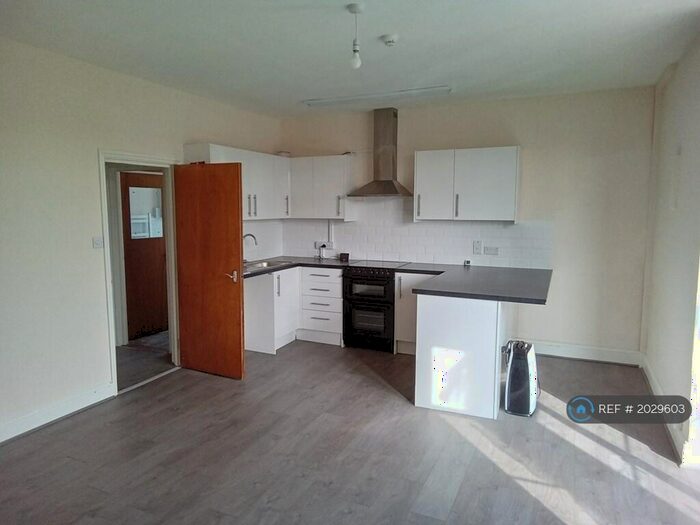 1 Bedroom Flat To Rent In Frome Road, Trowbridge, BA14