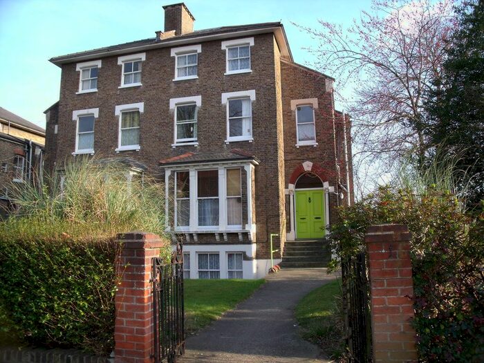 1 Bedroom Flat To Rent In Christ Church Road, Berrylands, Surbiton, KT5