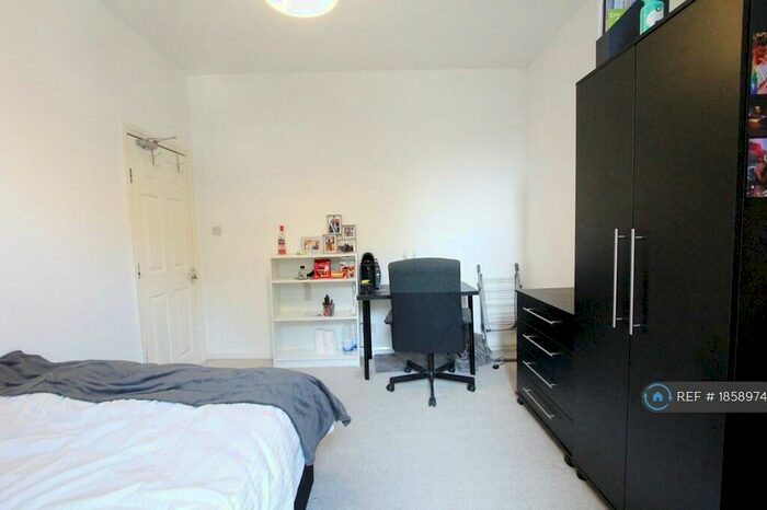 6 Bedroom Terraced House To Rent In Addington Road, Reading, RG1