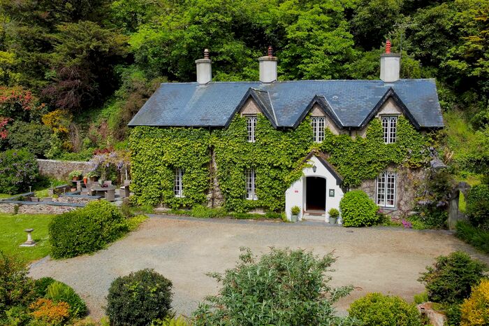 5 Bedroom Detached House For Sale In St. Ishmaels, Haverfordwest, SA62
