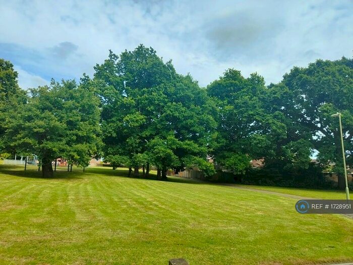 2 Bedroom Flat To Rent In Bracken Crescent, Bishopstoke, Eastleigh, SO50