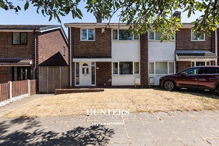 3 Bedroom Semi Detached House For Sale In Thornhill Road, Castleford, WF10