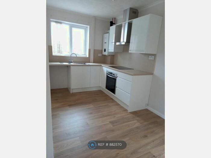 3 Bedroom Bungalow To Rent In Tiercel Avenue, Norwich, NR7