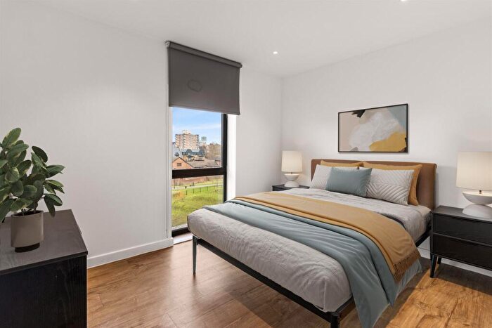 2 Bedroom Flat To Rent In Fizzy Poplar, Lindfield Street, Poplar, E14