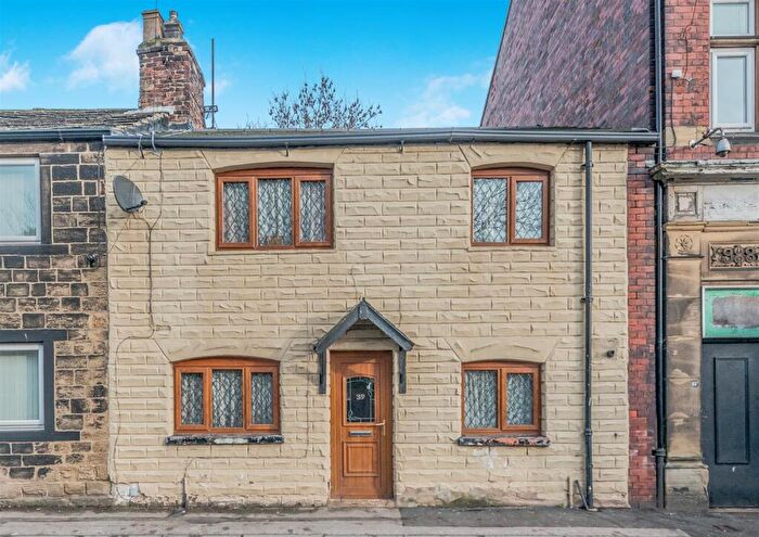 2 Bedroom Cottage For Sale In Cross Lane, Farnley, Leeds, LS12