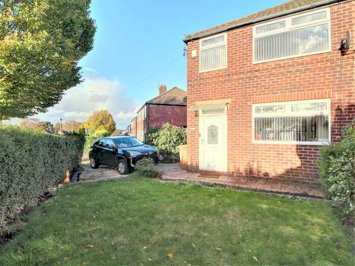 Houses for sale & to rent in M24 4BN, Wood Street, South Middleton