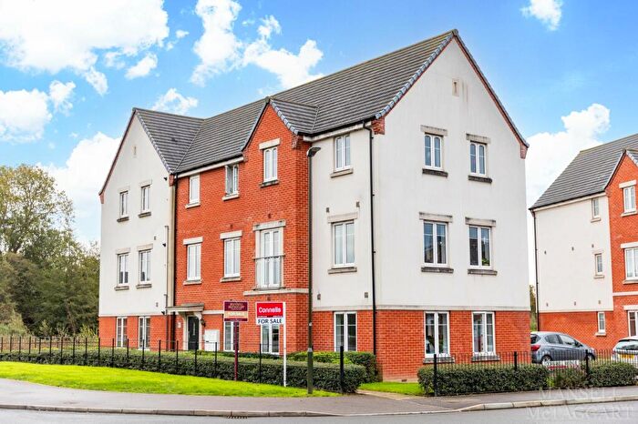 2 Bedroom Flat For Sale In Cornwell Avenue, Crawley, RH10