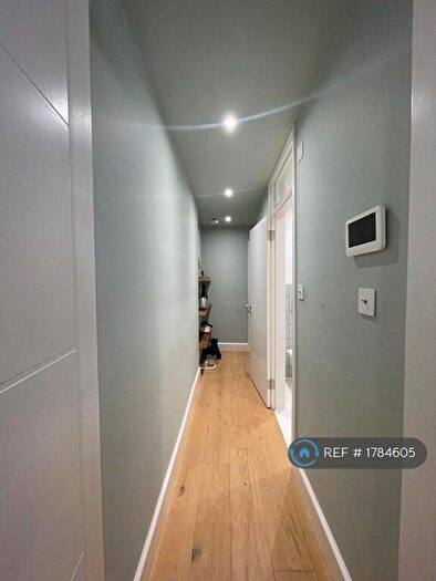 1 Bedroom Flat To Rent In Ford Close, London, E3