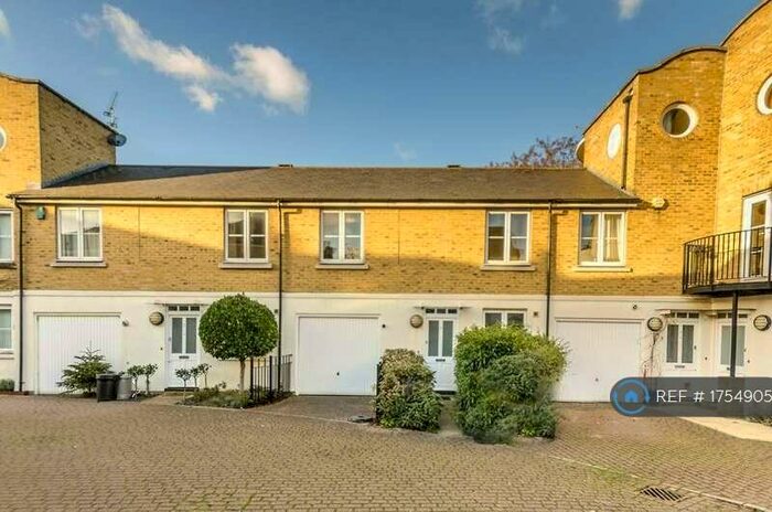 2 Bedroom Terraced House To Rent In Old Dairy Mews, London, SW12