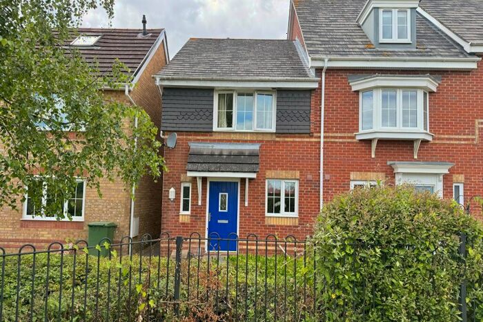 2 Bedroom End Of Terrace House To Rent In Thyme Avenue, Whiteley, PO15