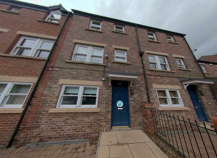 5 Bedroom House To Rent In The Sidings, Gilesgate, DH1