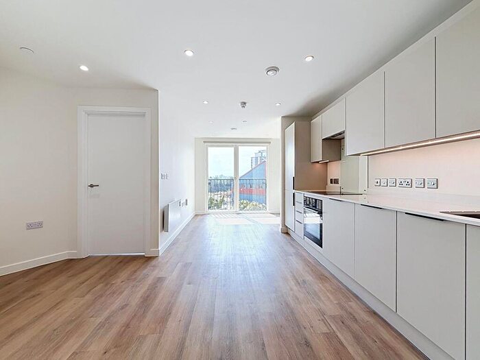 2 Bedroom Apartment To Rent In Dumballs Road, Cardiff, CF10