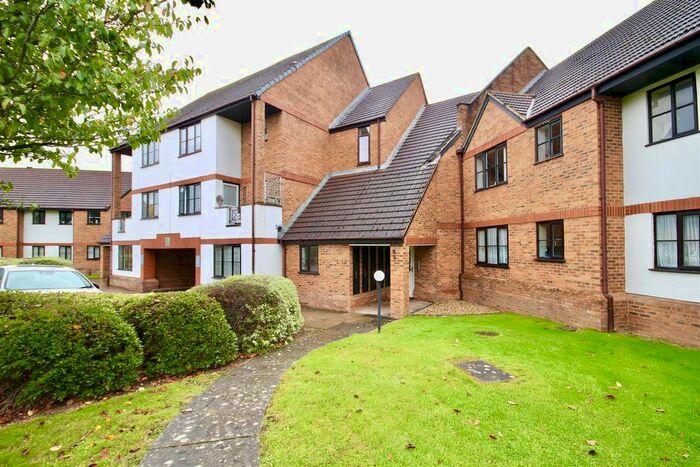 2 Bedroom Flat To Rent In Ridge Green, Shaw, Swindon, SN5