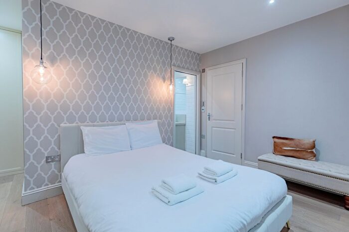 3 Bedroom Flat To Rent In Sutherland Avenue, London, W9