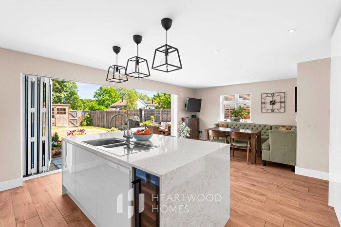 4 Bedroom Detached House For Sale In Carisbrooke Road, St. Albans, AL2