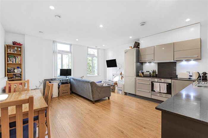2 Bedroom Apartment To Rent In Salton Square, London, E14