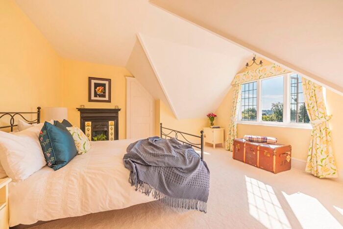 6 Bedroom Semi Detached House For Sale In Tye House West, Edenbridge Road, Hartfield, TN7