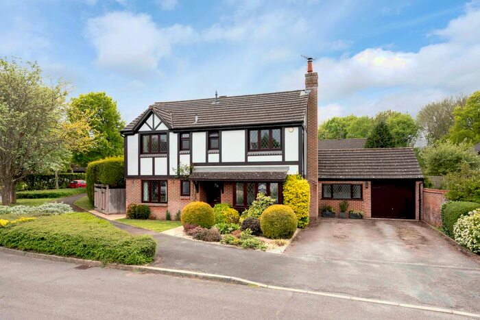 4 Bedroom Detached House For Sale In Wildcroft Drive, North Holmwood, Dorking, RH5