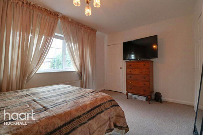 2 Bedroom Semi-Detached House For Sale In Ventnor Rise, Nottingham, NG5